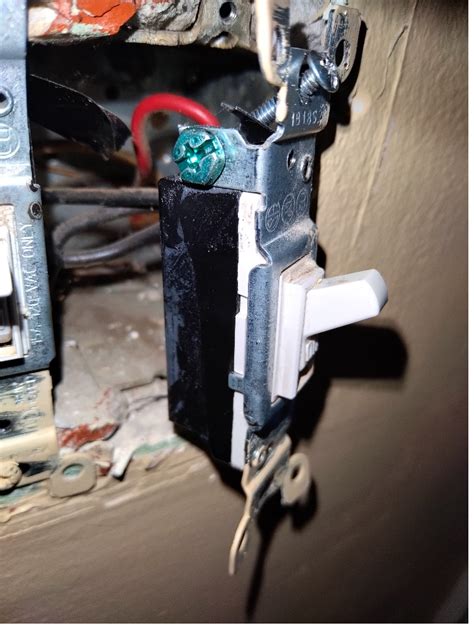 Electrical Help Me Understand The Wiring Two Neutrals One Hot