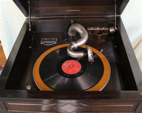 Antique Victrola Vv 4 3 Orthophonic Phonograph Record Player Consolette