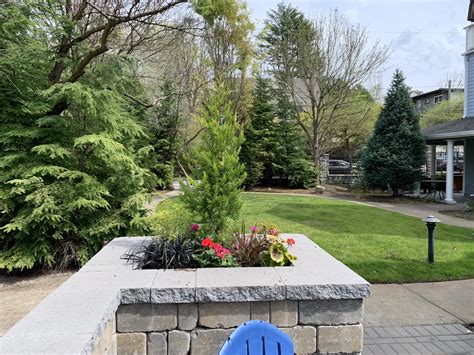 Explore Hawthorne Gardens in Portland through Photos and a Virtual Tour