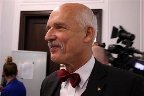 In the 20th century, the time of communism and national socialism, he suddenly became an extremist whose vision of the. Janusz Korwin-Mikke do dziennikarki: "Pani chyba na główkę ...