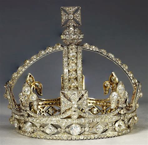 Europe's Royal Jewels — Queen Victoria's Small Crown ♕ British Crown...