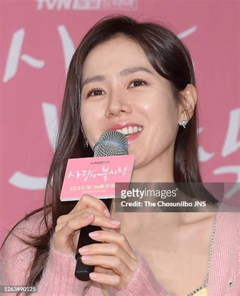 Actress Son Ye Jin During A Press Conference Of Tvn Drama Crashing News Photo Getty Images