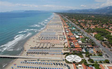 278 · 4 persone ne parlano · 385 persone sono state qui. Ferragosto in spiaggia: Forte dei Marmi più cara di tutte ...