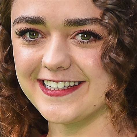 Maisie Williams Makeup Photos And Products Steal Her Style