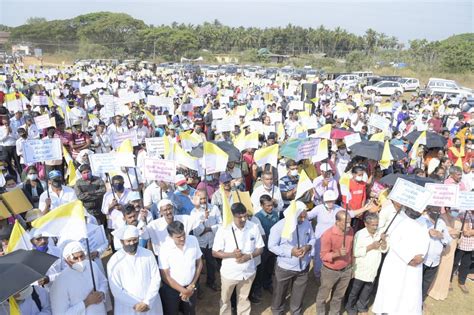 Mangalore Thousands Of Catholics Unite In Protest Against Anti Conversion Bill And Church Attack