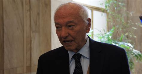 Lo studente modello è addirittura piero angela, il padre incontrastato della divulgazione scientifica. Da oggi Piero Angela ci prepara al futuro su Rai Premium ...