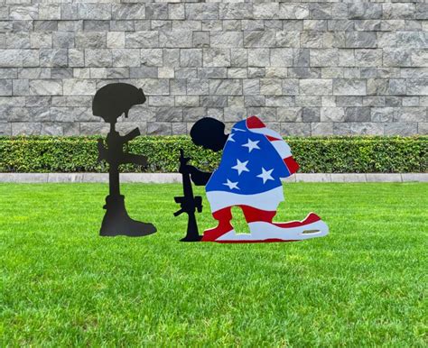 Personalized Kneeling Soldier And Battle Cross Yard Stake Etsy