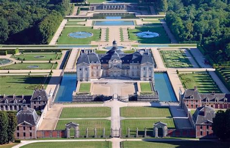 Skip Versailles And Go To These Amazing Castles Near Paris Instead