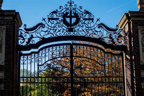 The Gates At Harvard Have Stories To Tell The New York Times