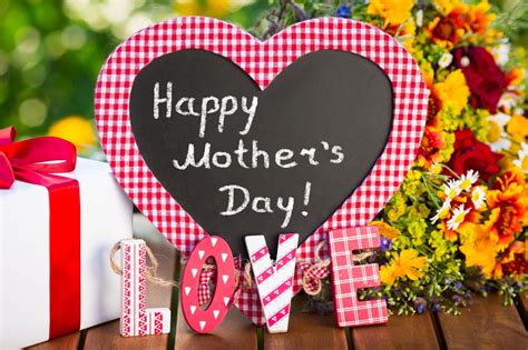 Happy Mothers Day Happy Mothers Day Wallpaper Happy Mothers Day Messages Mothers Day Poems