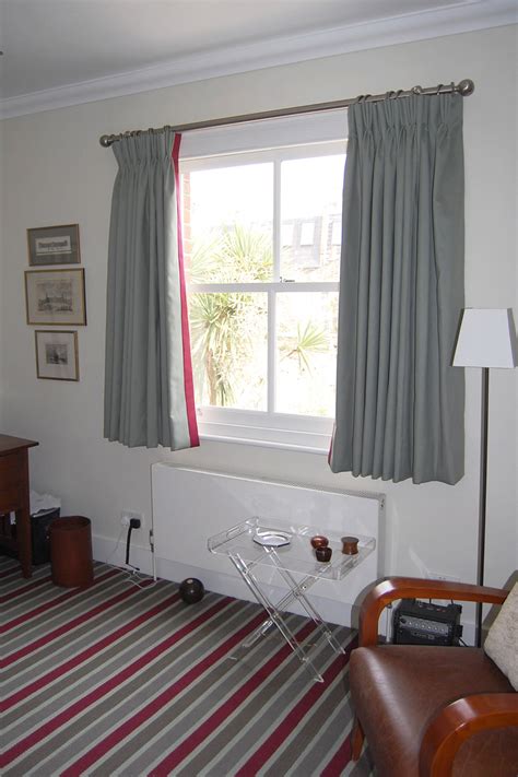 35 spectacular bedroom curtain ideas farmhouse bedroom decor. Fabulous Short Curtains for Kitchen | atzine.com