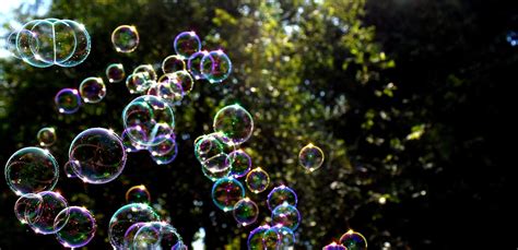 They appear at the top of the playing area, or rotate on the axis of the snake escape. soap-bubbles-2417438_1920 - MelroseWakefield Healthcare