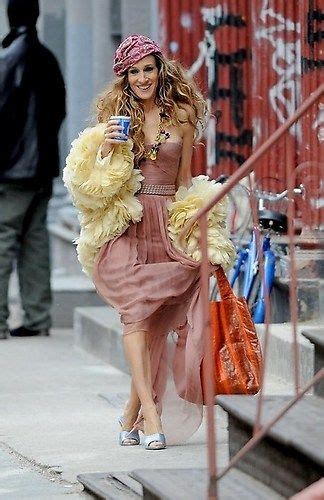 15 Looks Only Carrie Bradshaw Can Wear Carrie Bradshaw Outfits City