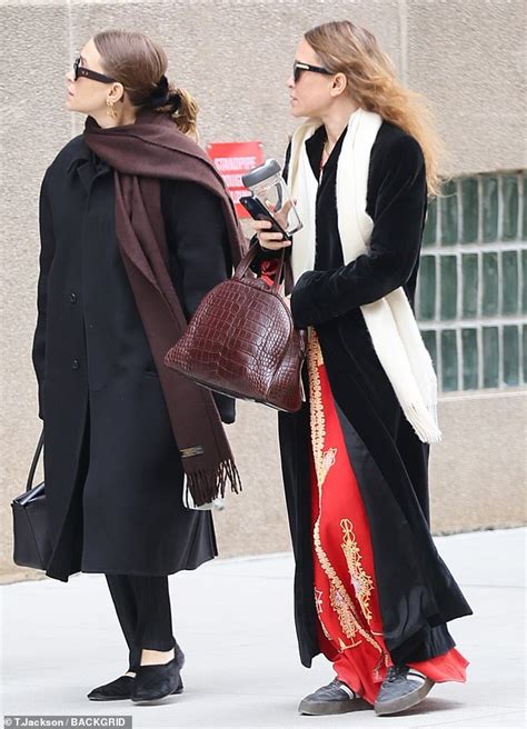 Mary Kate Olsen And Ashley Olsen Step Out For A Coffee Run With Their Bodyguard Trends Now