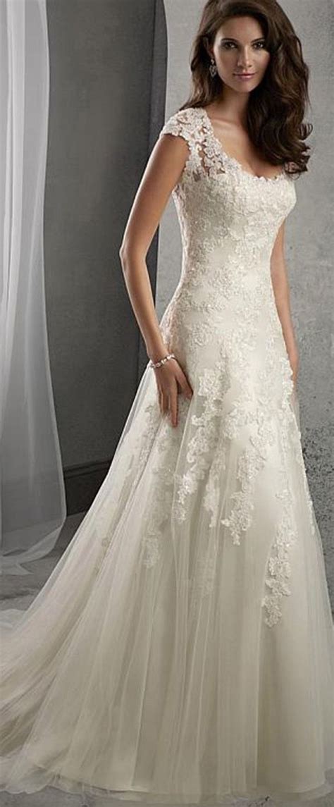 29 Fall Wedding Dresses With Amazing Details Mrs To Be