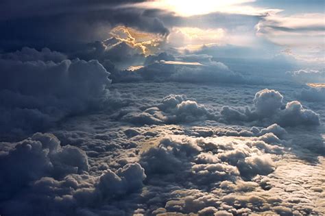 Above The Sky By Andrew Vasiliev 雲 空