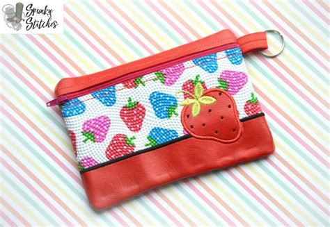 Strawberry Zipper Bag Spunky Stitches Zipper Bags Bags Stitch