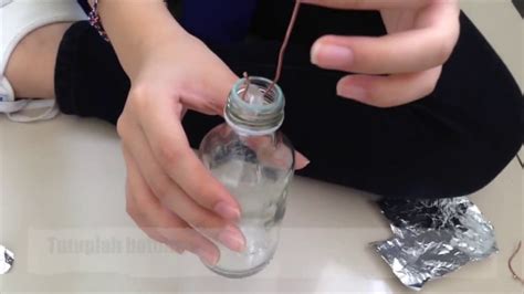 Cara membuat gara beryodium pada dasarnya hanya menambahkan zar iodimum (kio3). Cara membuat elektroskop sederhana - YouTube