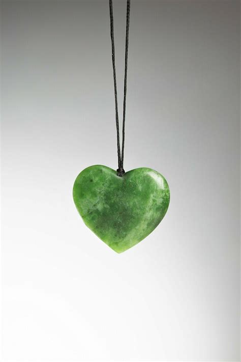 Ты кажешься мне человеком куда более искренним. Greenstone Heart Pendant NZ Genuine Kahotea - Kanaehapa Bay