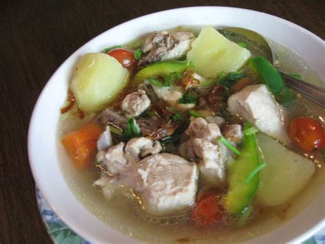 There are many adaptations and recipes of soto ayam in the region but i love this recipe the best. Resep Sup Ayam masakan Daging Sayur Segar | Resep Juna