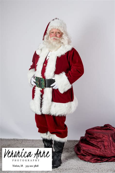 Hire Santa Claus Holiday Entertainment In Cedar Rapids Iowa