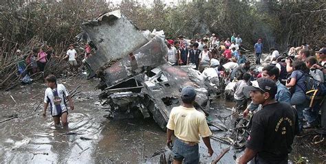 Otd In 2002 Garuda Indonesia Flight 421 Ingests Rain And Hail Which