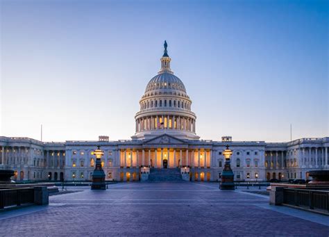 Im kapitol überschlagen sich die ereignisse. Kapitol in Washington D.C. - Das Herz der amerikanischen ...