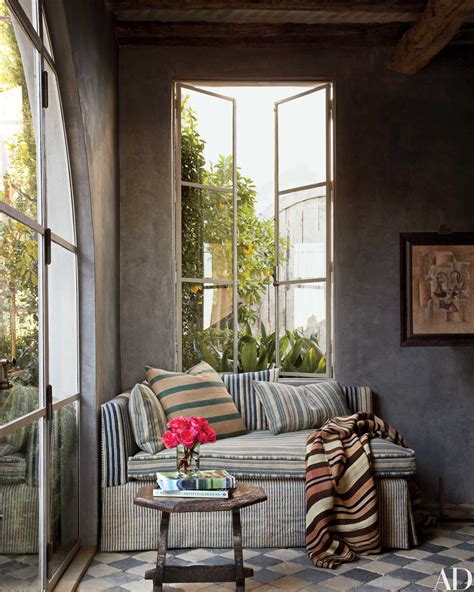 This is seriously a one sitting kind of book. 27 Cozy Reading Nooks Photos | Architectural Digest