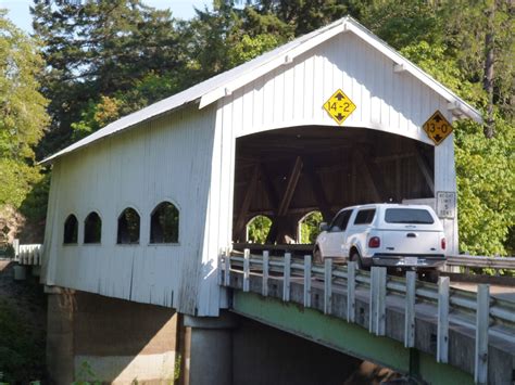 Heres A Classic The Rochester Bridge In Sutherlin Oregon Covered