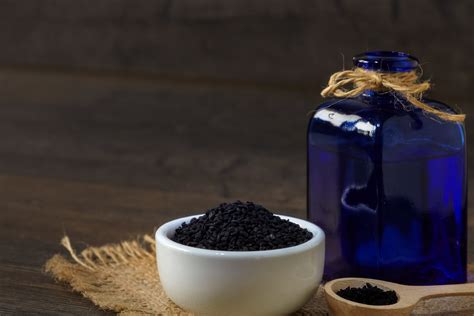 This oil has many medicinal health benefits and add black seed oil to olive oil in a ratio of 1 : Using black seed oil for healthy hair | Cookist.com