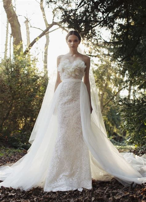 2023 Wedding Dress Trends Youll Be Seeing Everywhere Say Yes To The