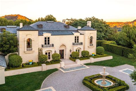Pizza Chain Founder Lists M California Mansion