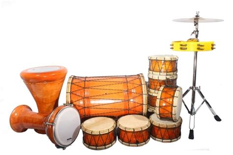 Contoh alat musik ritmis tradisional dunia yang pertama adalah ashiko, paling banyak ditemukan di wilayah afrika barat serta bagian dari amerika. Contoh Alat Musik Tradisional Betawi beserta Penjelasannya Lengkap