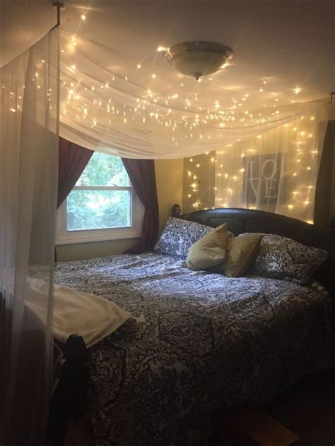 25 Canopy Bed Bedrooms With Fairy Lights Untuk Mempercantik Ruangan