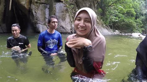21 kilometers from kuala kubu bharu on the road to the gap. Chilling Waterfall, Kuala Kubu Bharu - YouTube