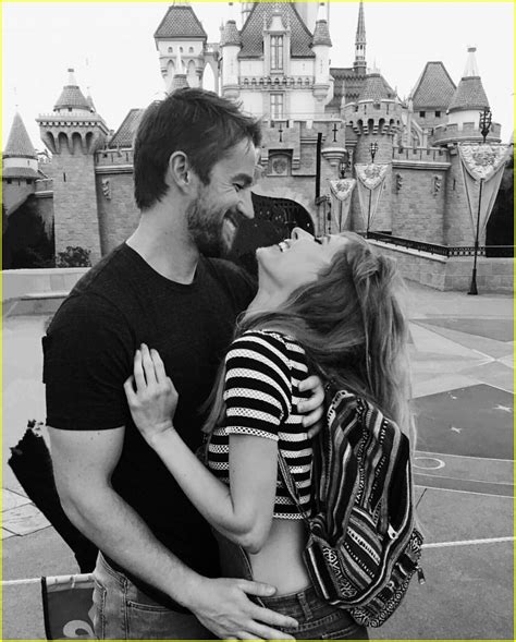 Photo Robert Buckley Married To Jenny Wade 05 Photo 4077099 Just Jared