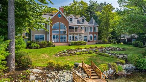 Mansion Monday Beautiful And Spacious Lakeside Home In Moultonborough