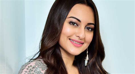 Sonakshi Sinha Launches Campaign To End Cyberbullying Bmp