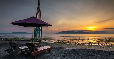 Daya tarik keindahan di pantai teluk hijau. Harga Tiket Masuk Dan Lokasi Pantai Cacalan Banyuwangi ...