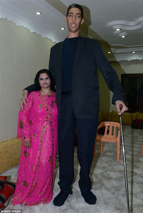 Nice Day For A Height Wedding World S Tallest Man Finds Love With Woman Ft In Shorter Than