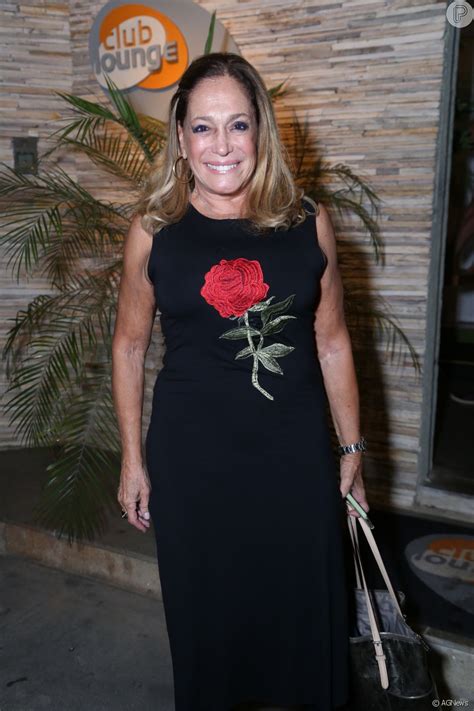 Susana vieira malha de maiô em piscina e agita a web. Susana Vieira comentou a boa forma aos 75 anos - Purepeople