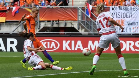 The Netherlands Beat Denmark 4 2 To Win The Women S Euro DW Learn German