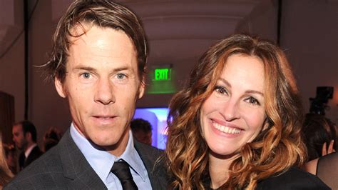 Watch Access Hollywood Interview: Julia Roberts Shares Rare Photo With Husband Danny Moder ...
