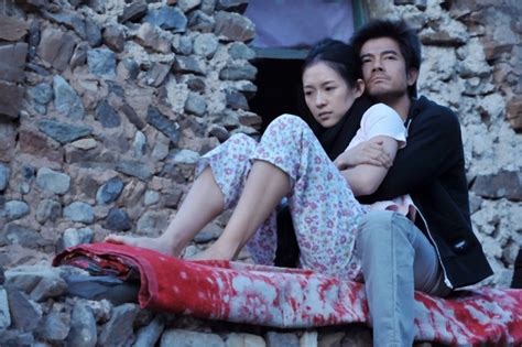 Love For Life Zhang Ziyi E Aaron Kwok In Una Romantica Scena Del Film