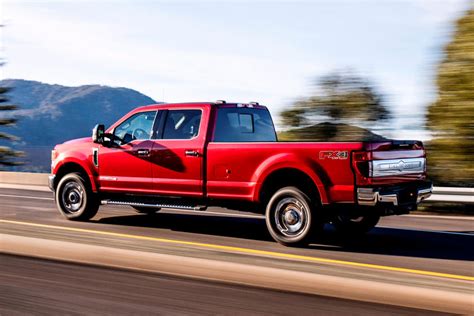 Fords 73 Liter Godzilla V8 Gets Cranked Up To 1100 Hp Carbuzz