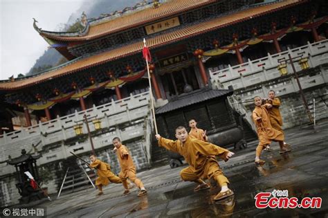 غطرسة فونج ساي يوك نحو مانشو تجبره على البحث عن ملجأ في معبد شاولين. معبد شاولين 1982 / Shaolin Prince 1982 Trakt Tv - thenatureofthepopcorn