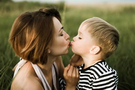 Eres un padre sobreprotector Descúbrelo con estas claves de Rocío