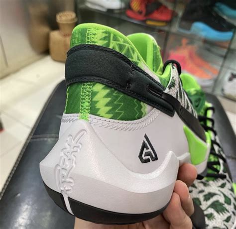 The nike zoom freak 2, giannis antetokounmpo's second signature sneaker, is officially out but will you cop a to create the zoom freak 2, we used the greek freak's versatile skill set as a framework. Nike Zoom Freak 2 CK5424-001 DA0907-002 Release Date - SBD