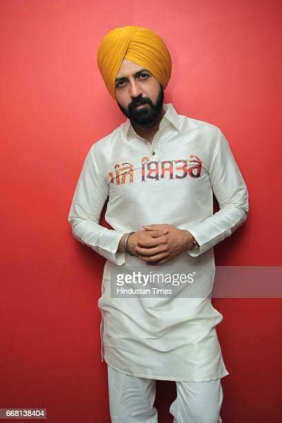 Profile Shoot Of Punjabi Actor Gippy Grewal Photos Et Images De