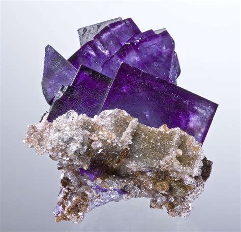 Fluorite With Calcite Rc21 45 Ojuela Mine Mexico Mineral Specimen